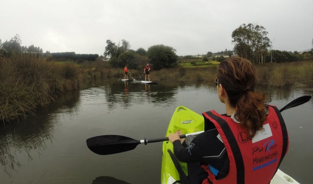 Practicando paddle surf